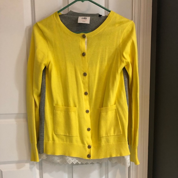 CAbi Sweaters - Women’s Small CAbi Belle Cardigan